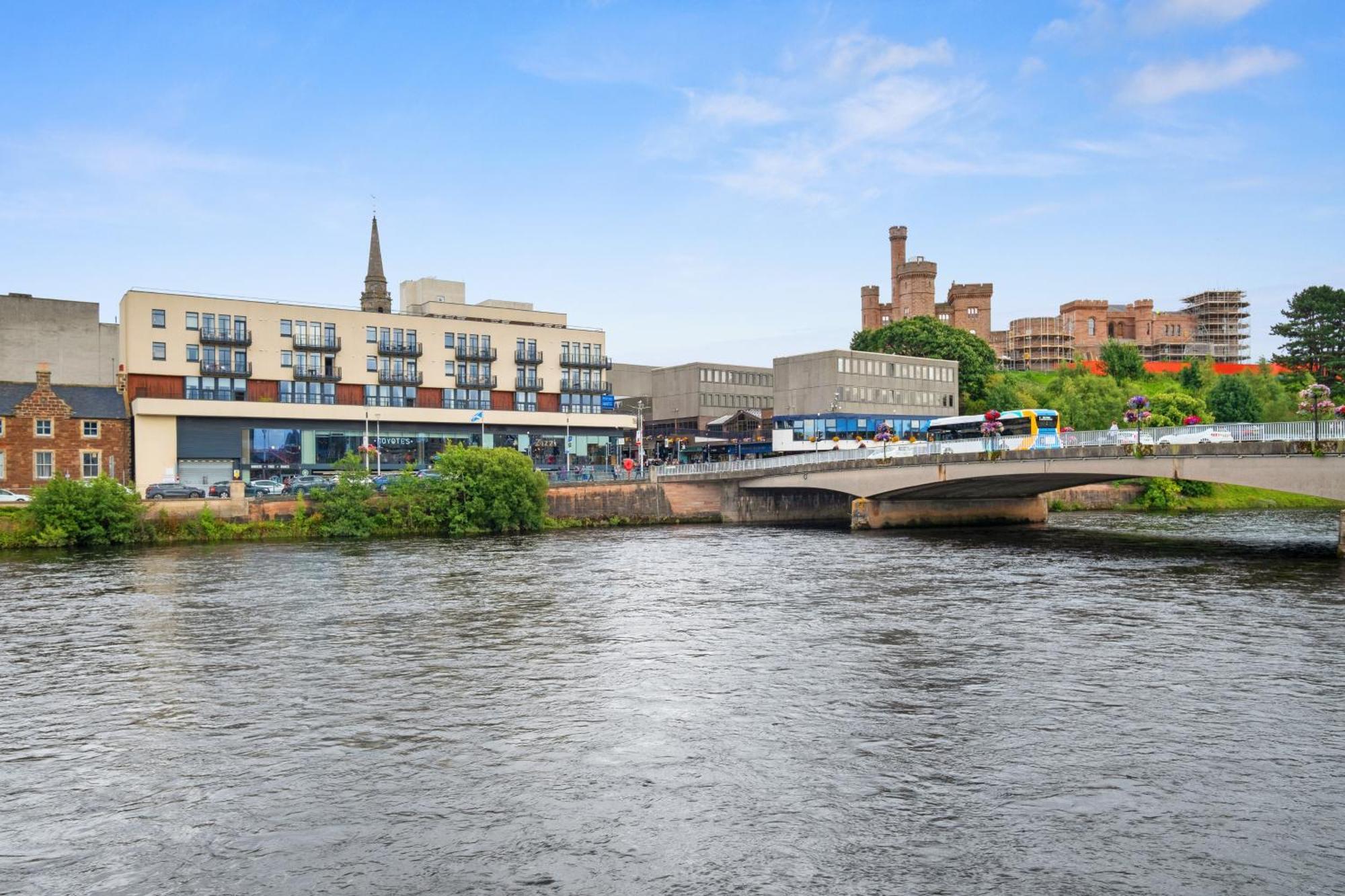 By The Bridge By Toppo Inverness Luaran gambar